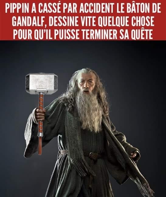 Gandalf qui tient Mjolnir le marteau de Thor 