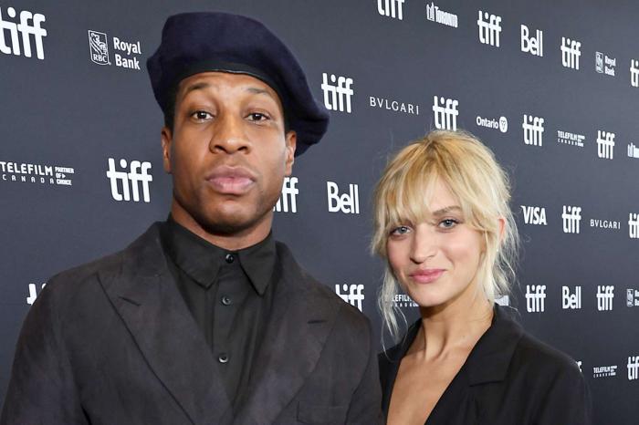 Jonathan Majors et Grace Jabbari