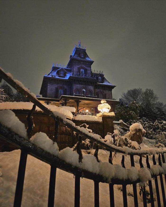 #16 Phantom Manor sous la neige de nuit 