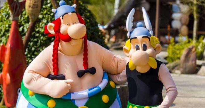 Obélix et Astérix dans les allées du parc