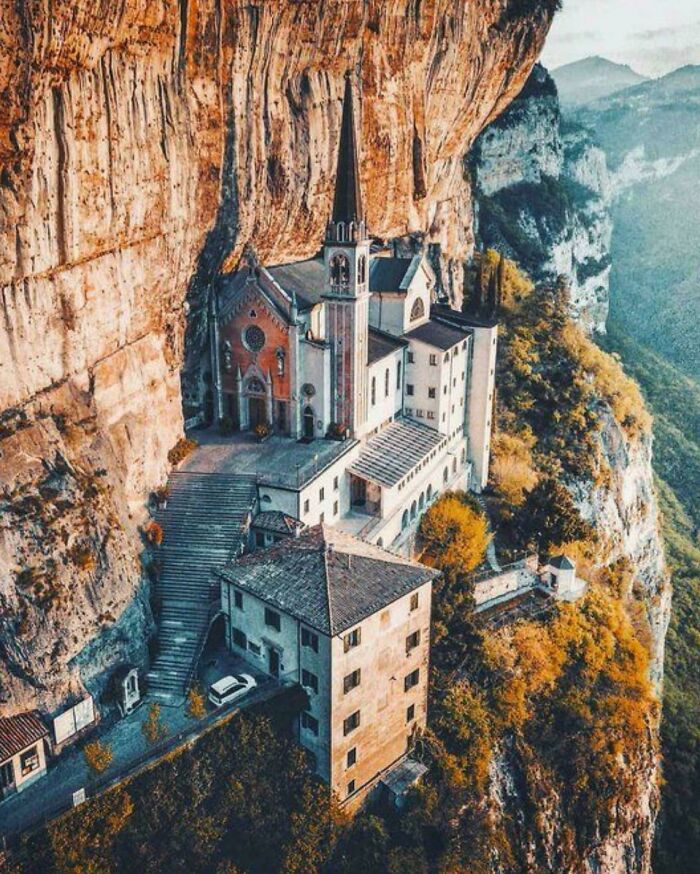 La Madonna della Corona à Spiazzi, Italie