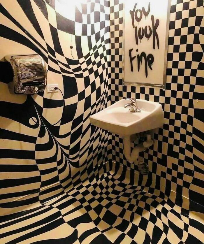 un lavabo psychédélique