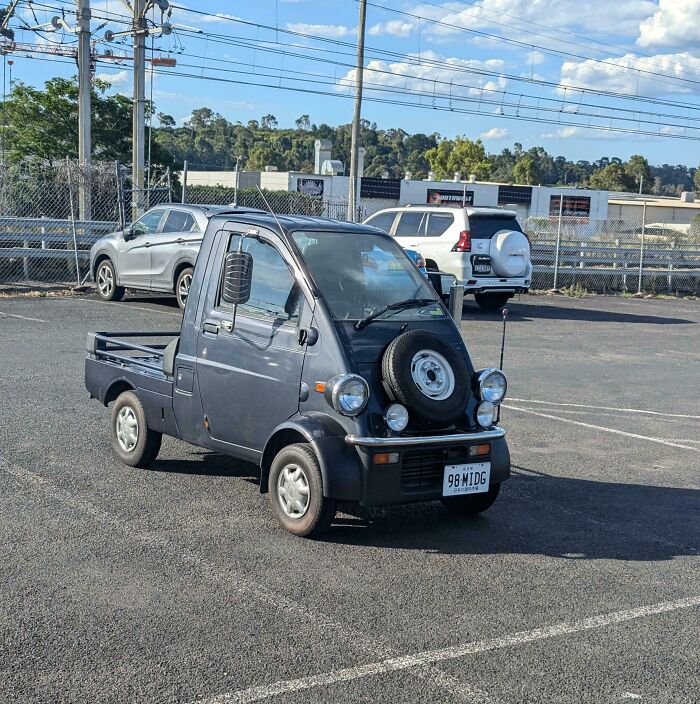 Une Daihatsu Midget en version pickup