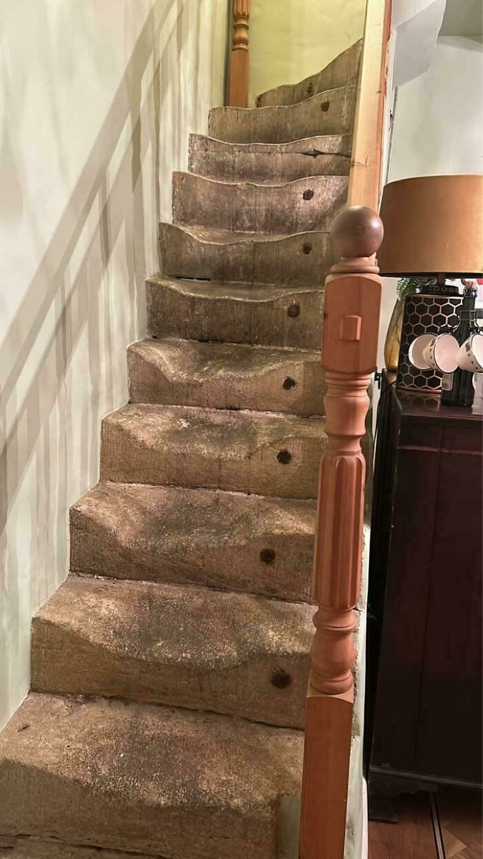 Un escalier en pierre