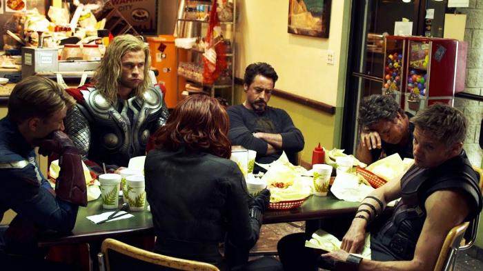 La scène du shawarma dans Avengers