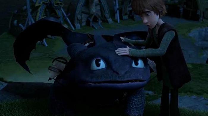 how to train your dragon  toothless scared