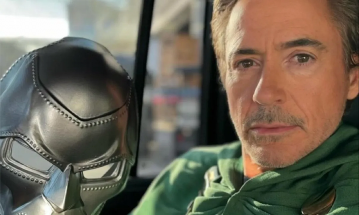 robert downey jr avec le masque de Fatalis