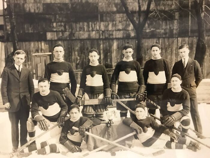 L’équipe de hockey en 1925