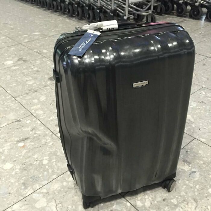 valise coque enfoncée