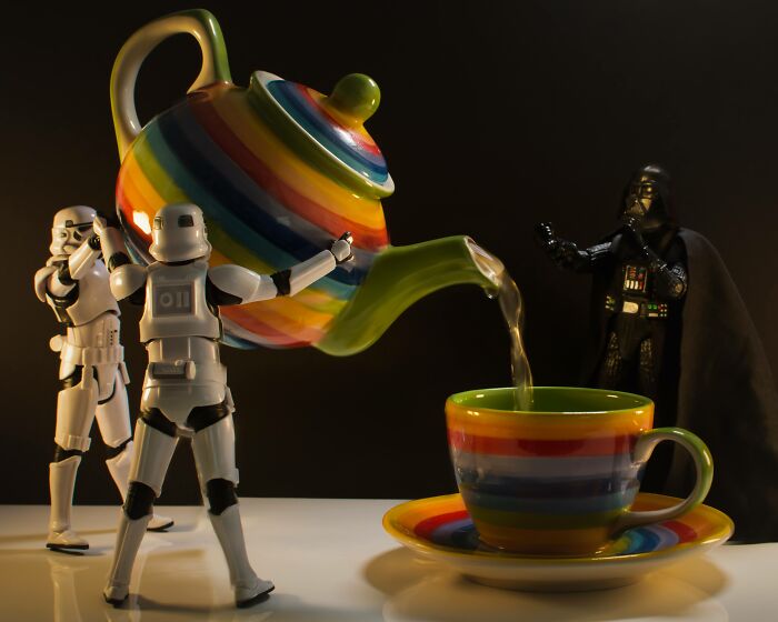 Stormtroopers qui servent le thé