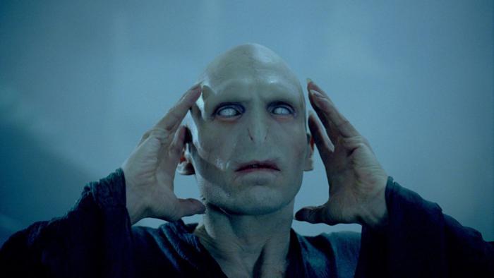 Lord Voldemort renaît de ses cendres dans Harry Potter et la coupe de feu.