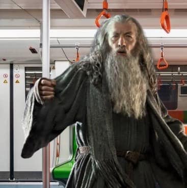 Gandalf qui tient la barre dans le bus