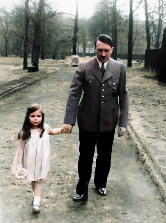 Hitler et Helga Goebbels