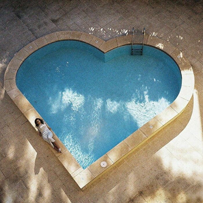 une piscine en coeur
