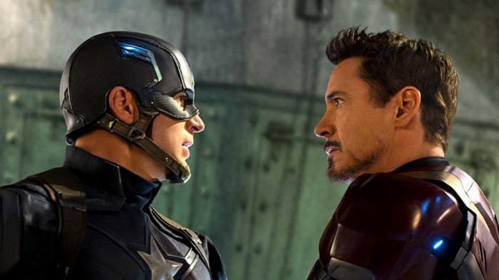 Steve Rogers et Tony Stark dans Captain America : Civil War.