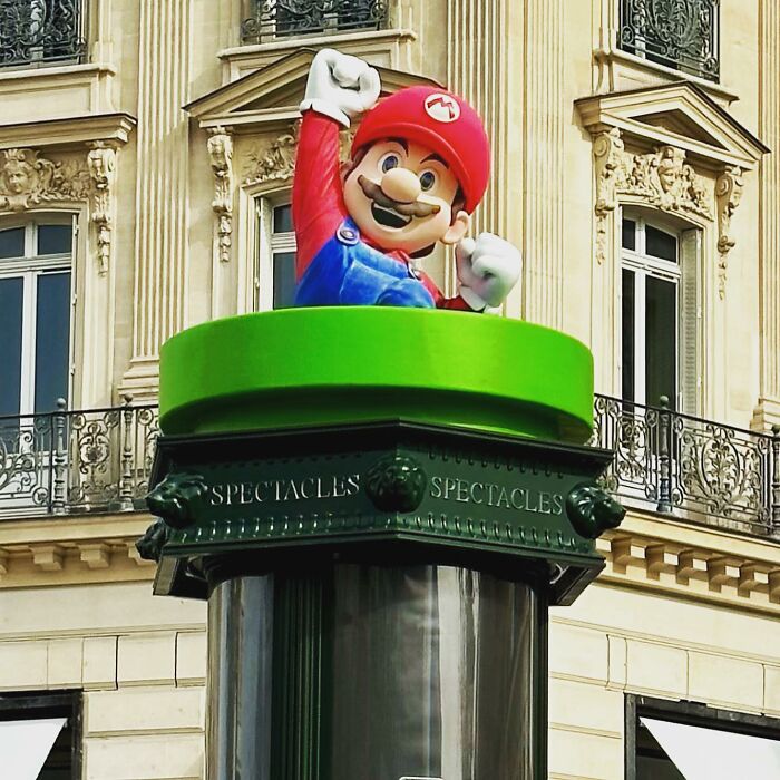 Super Mario dans une colonne Morris 