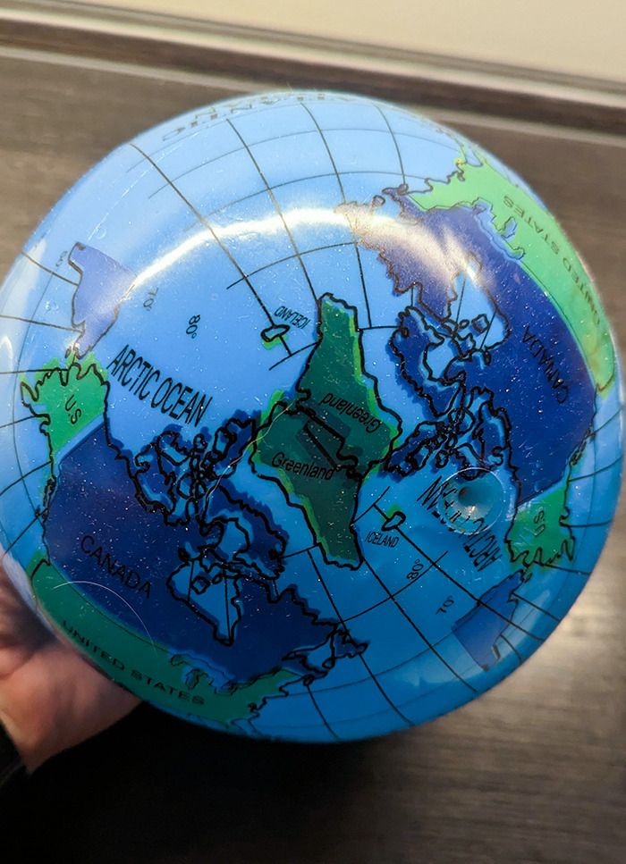 une ballon en forme de planète