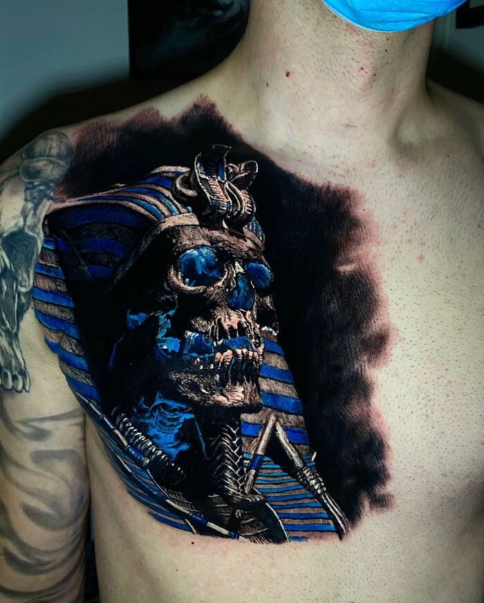 Tatouage sphinx tête de mort