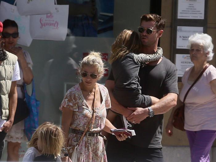 pataky hemsworth famille