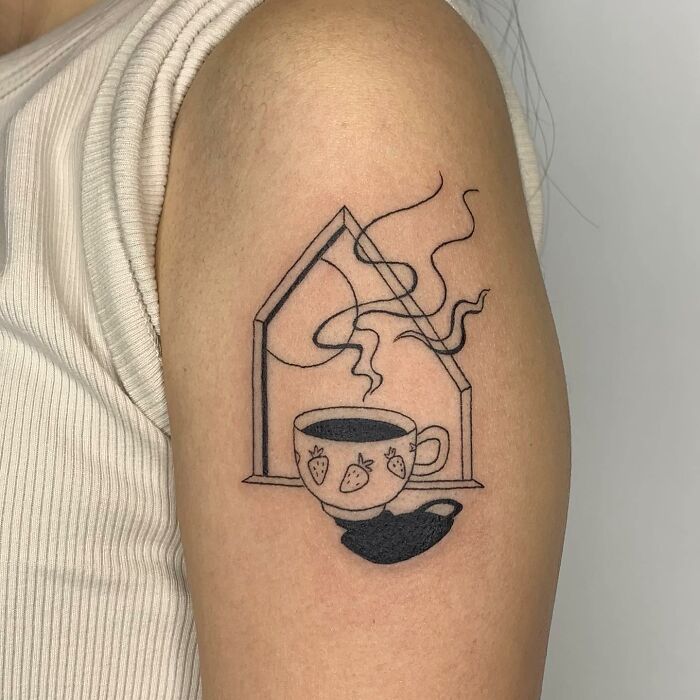 Tattoo de Reena Wu Café qui fume au bord d