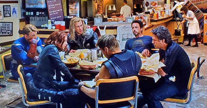 La scène de Shawarma dans Avengers