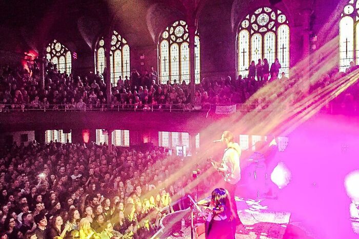 Une ancienne église en salle de concert à Manchester, en Angleterre