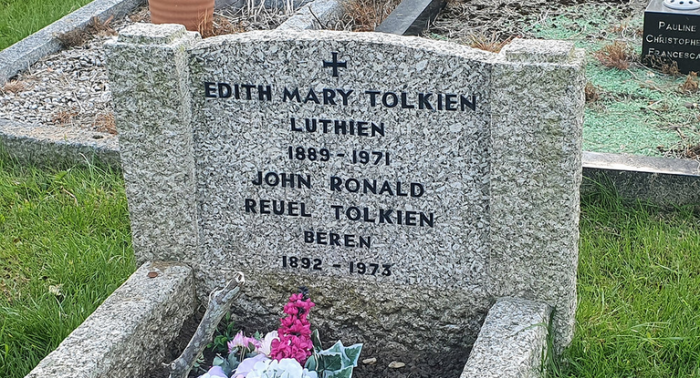 Tombe de J.R.R Tolkien