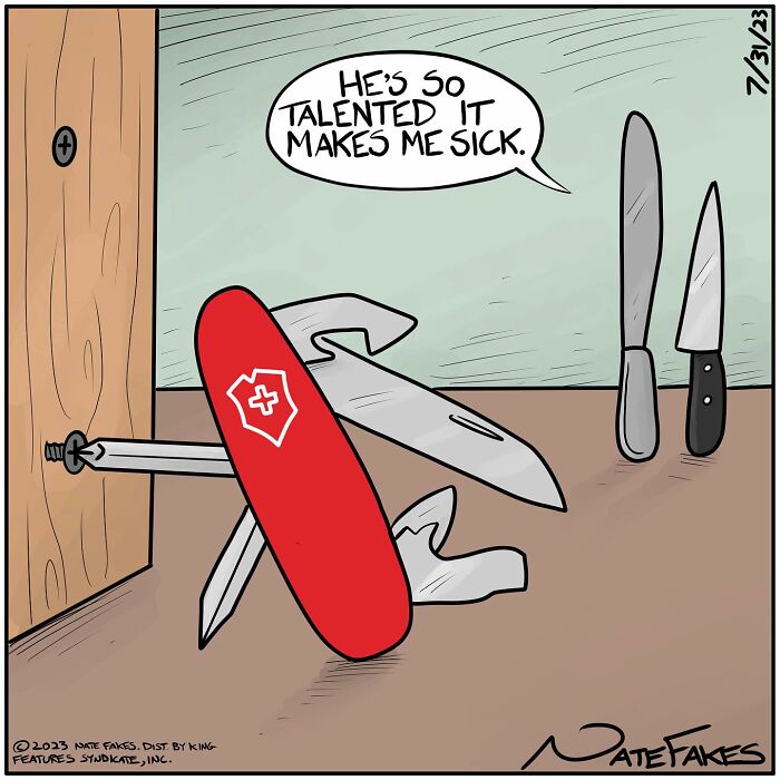 Un couteau suisse contre des couteaux de cuisine.