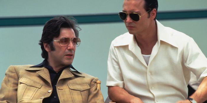 Al Pacino et Johnny Depp dans les rôles respectifs de Lefty et Joe dans Donnie Brasco.