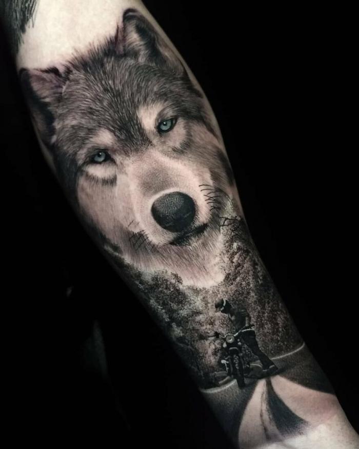 Tatouage loup bras