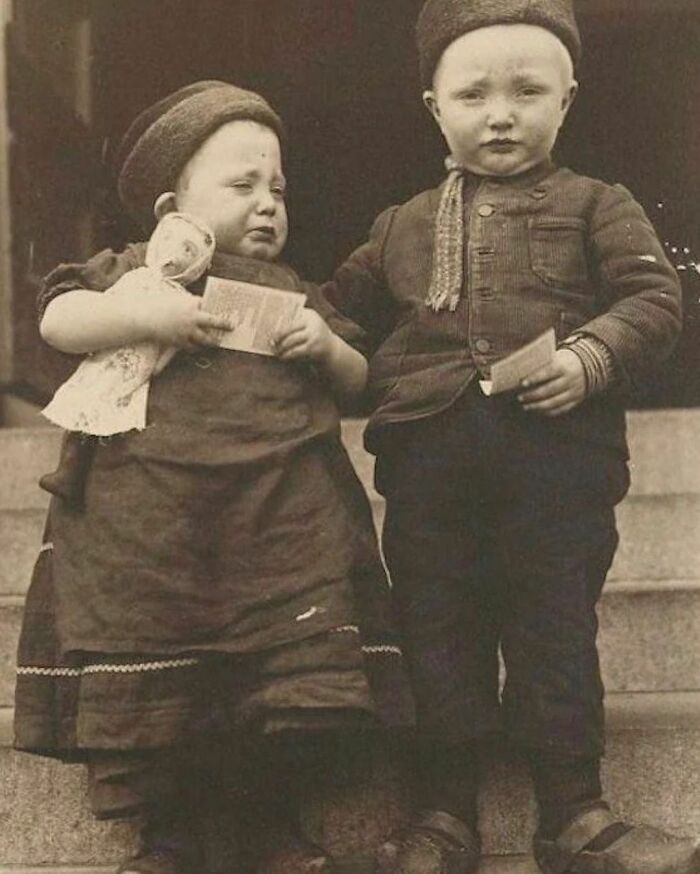 enfants hollandais à Ellis Island vers 1900