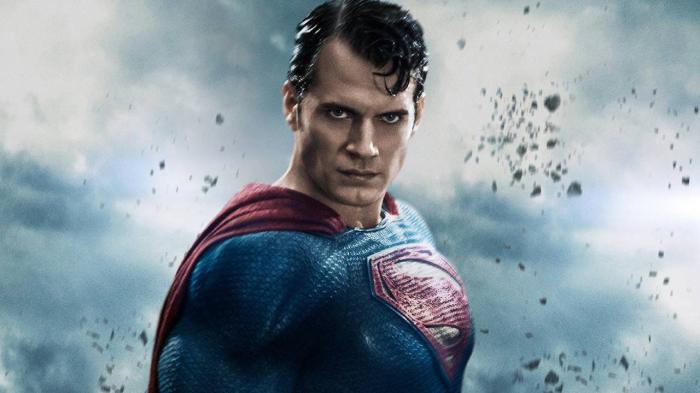 Henry Cavill en Superman pour DC
