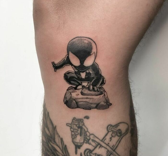 tatouage marvel mini spiderman